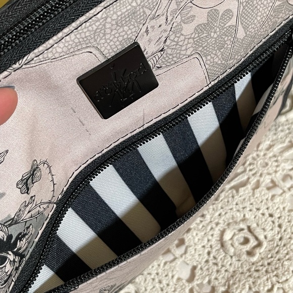 Spiderwebs, Happy Bats & Black Roses Handbag - Picture 10 of 11